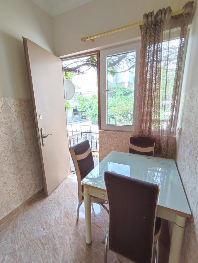 G&L Apartments Tbilisi Luaran gambar
